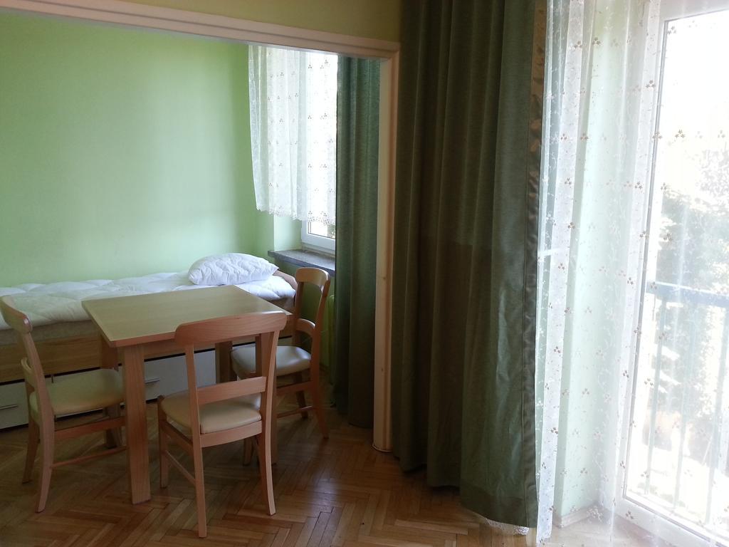 クラクフApartament Familiaアパートメント 部屋 写真